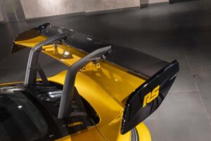 폼 미쳤네! 2년 걸려 수작업으로 제작된 '존더분쉬 포르쉐 911 GT3 RS' 등장