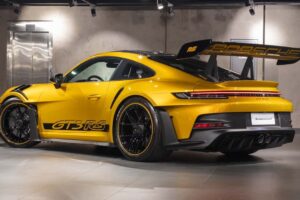 폼 미쳤네! 2년 걸려 수작업으로 제작된 '존더분쉬 포르쉐 911 GT3 RS' 등장