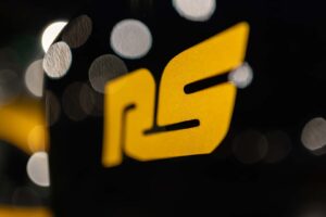 폼 미쳤네! 2년 걸려 수작업으로 제작된 '존더분쉬 포르쉐 911 GT3 RS' 등장