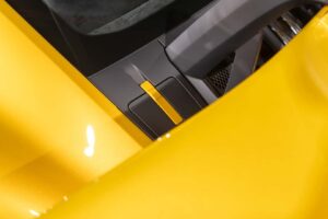 폼 미쳤네! 2년 걸려 수작업으로 제작된 '존더분쉬 포르쉐 911 GT3 RS' 등장