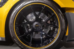 폼 미쳤네! 2년 걸려 수작업으로 제작된 '존더분쉬 포르쉐 911 GT3 RS' 등장