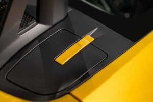 폼 미쳤네! 2년 걸려 수작업으로 제작된 '존더분쉬 포르쉐 911 GT3 RS' 등장
