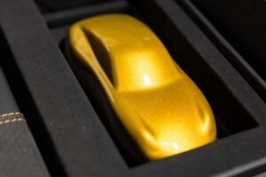 폼 미쳤네! 2년 걸려 수작업으로 제작된 '존더분쉬 포르쉐 911 GT3 RS' 등장
