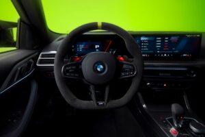 BMW, 발렌티노 로시 기념 한정판 'M4 CS 에디션 VR46' 공개