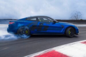 BMW, 발렌티노 로시 기념 한정판 'M4 CS 에디션 VR46' 공개