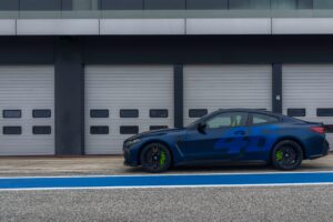 BMW, 발렌티노 로시 기념 한정판 'M4 CS 에디션 VR46' 공개