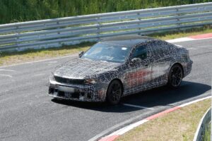 BMW, 2028년형 M5 부분변경 준비…717마력 플러그인 하이브리드에 ‘Neue Klasse’ 스타일 반영