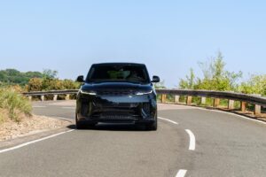 레인지로버, 635마력 '검은 괴물' 스포츠 SV 블랙(Range Rover Sport SV Black) 공개
