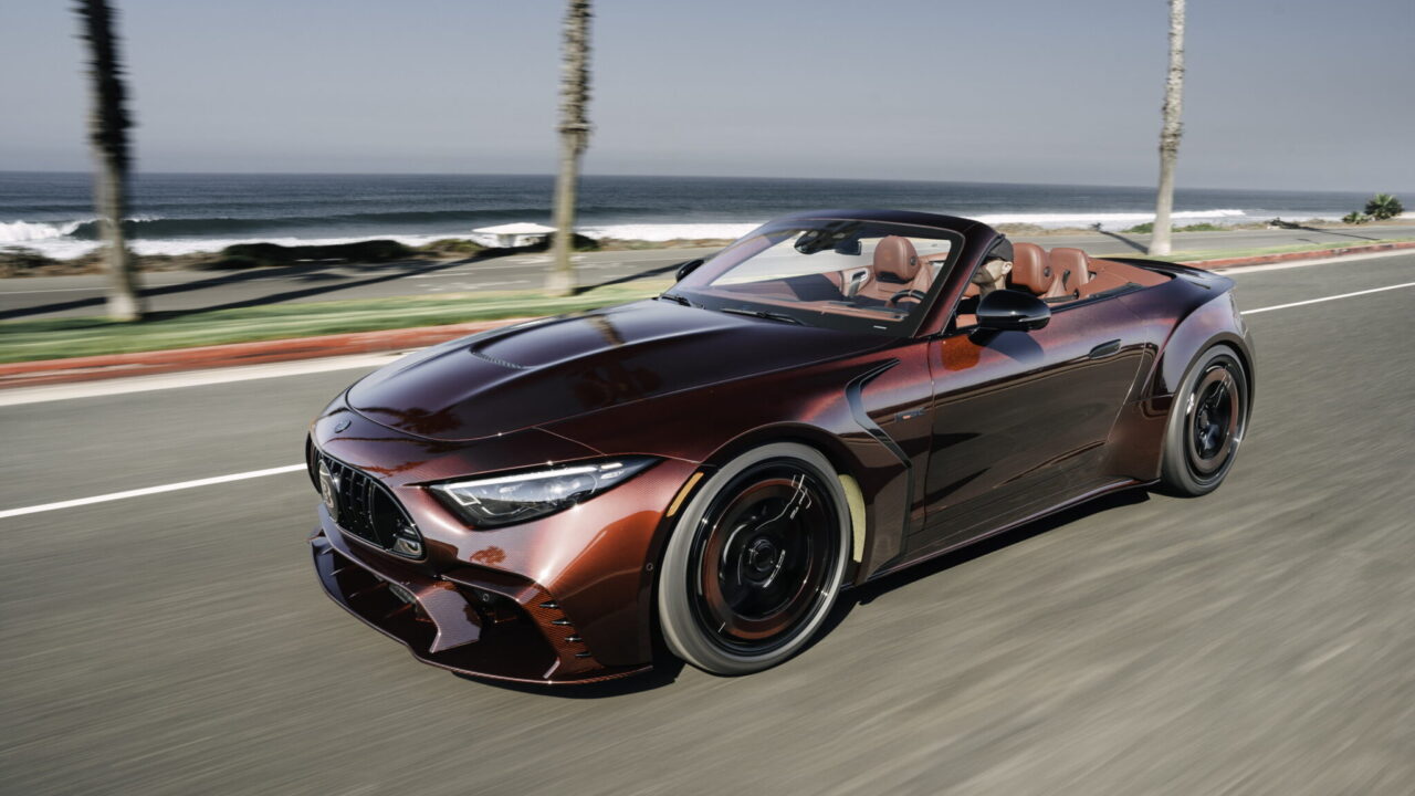 브라부스, 몬터레이 카위크서 1,000마력 ‘로켓 GTC 딥 레드’ 공개