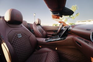 브라부스, 몬터레이 카위크서 1,000마력 ‘로켓 GTC 딥 레드’ 공개