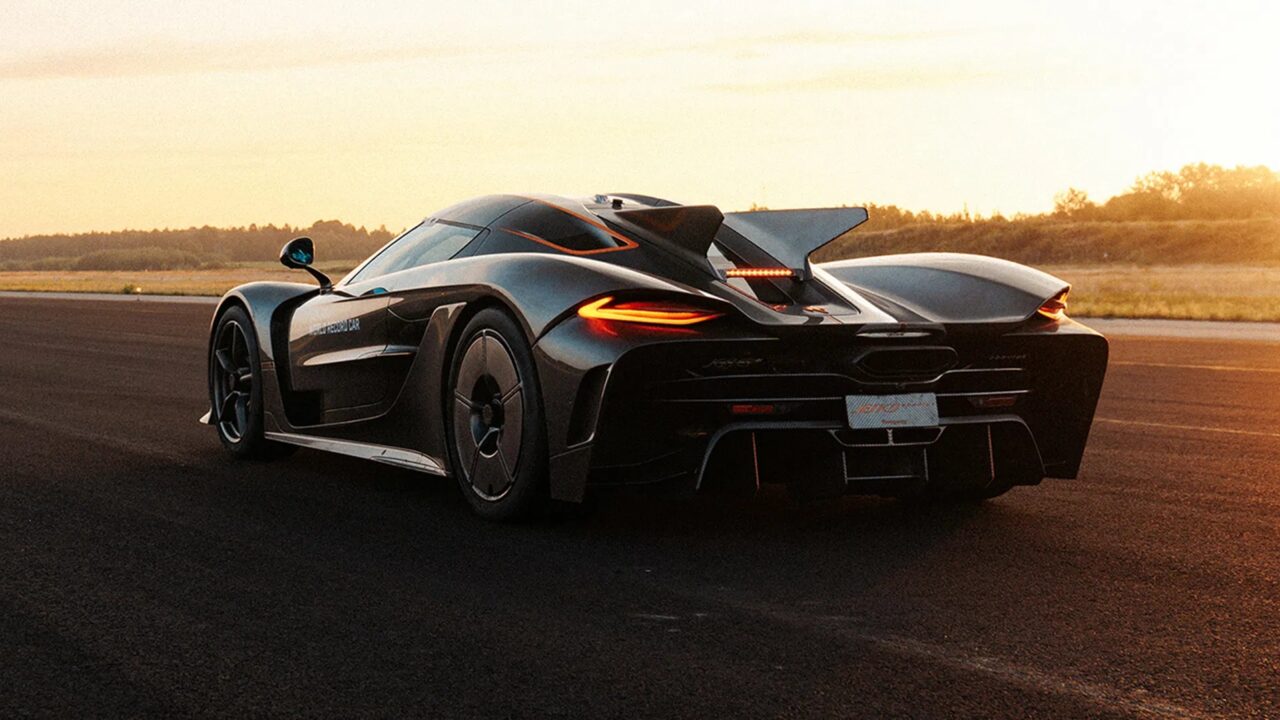 코닉세그, 소프트웨어만으로 리막 제압... 한 달 만에 세계기록 탈환