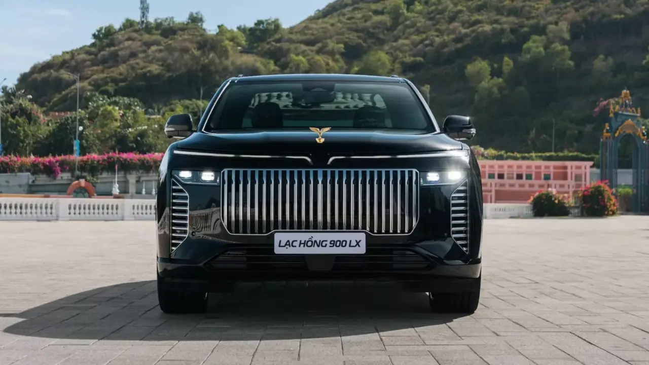 베트남의 롤스로이스? 빈패스트, VVIP 겨냥 '락홍 900 LX' 선봬