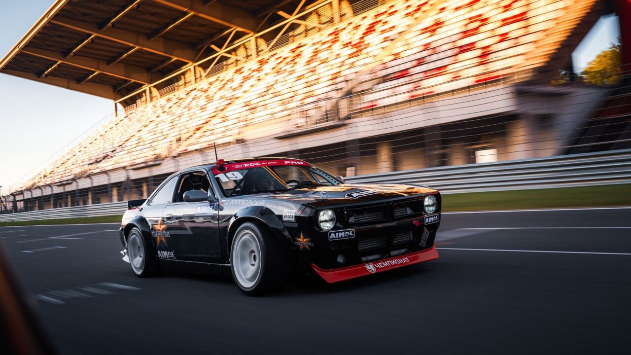 680마력 괴물 엔진 품은 러시아 드리프트카 '그롬'의 비밀