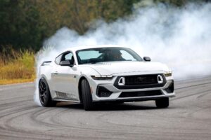 포드, 머스탱으로 드리프트 시장 겨냥… RTR 협업 모델 내년 출시