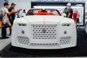 롤스로이스의 금기를 깼다, 두바이가 만든 ‘광기의 Dawn’ 롤스로이스의 금기를 깼다, 두바이가 만든 ‘광기의 Dawn’