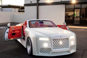 롤스로이스의 금기를 깼다, 두바이가 만든 ‘광기의 Dawn’ 롤스로이스의 금기를 깼다, 두바이가 만든 ‘광기의 Dawn’