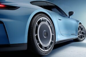 포르쉐, 540kg 다운포스로 무장한 911 GT3의 기록 단축 비결 공개 포르쉐, 540kg 다운포스로 무장한 911 GT3의 기록 단축 비결 공개