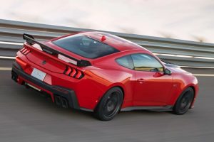 911 GT3 겨냥한 머스탱 등장, 815마력급 슈퍼차저 V8 장착한 포드의 새로운 무기