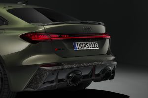 아우디, RS 최초 플러그인 하이브리드 'RS 5' 공개…639마력·전기 모드로 84km 주행 아우디, RS 최초 플러그인 하이브리드 'RS 5' 공개…639마력·전기 모드로 84km 주행