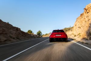 아우디, RS 최초 플러그인 하이브리드 'RS 5' 공개…639마력·전기 모드로 84km 주행 아우디, RS 최초 플러그인 하이브리드 'RS 5' 공개…639마력·전기 모드로 84km 주행