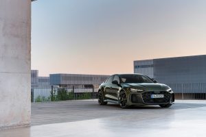 아우디, RS 최초 플러그인 하이브리드 'RS 5' 공개…639마력·전기 모드로 84km 주행 아우디, RS 최초 플러그인 하이브리드 'RS 5' 공개…639마력·전기 모드로 84km 주행