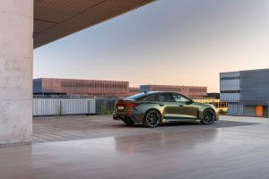 아우디, RS 최초 플러그인 하이브리드 'RS 5' 공개…639마력·전기 모드로 84km 주행 아우디, RS 최초 플러그인 하이브리드 'RS 5' 공개…639마력·전기 모드로 84km 주행