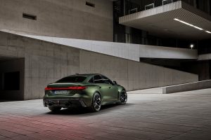 아우디, RS 최초 플러그인 하이브리드 'RS 5' 공개…639마력·전기 모드로 84km 주행 아우디, RS 최초 플러그인 하이브리드 'RS 5' 공개…639마력·전기 모드로 84km 주행