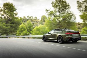 아우디, RS 최초 플러그인 하이브리드 'RS 5' 공개…639마력·전기 모드로 84km 주행 아우디, RS 최초 플러그인 하이브리드 'RS 5' 공개…639마력·전기 모드로 84km 주행