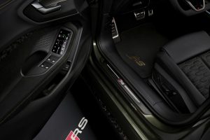 아우디, RS 최초 플러그인 하이브리드 'RS 5' 공개…639마력·전기 모드로 84km 주행 아우디, RS 최초 플러그인 하이브리드 'RS 5' 공개…639마력·전기 모드로 84km 주행