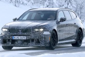 출시 1년도 안 됐는데 벌써 페이스리프트…BMW M5 투어링, 노이에 클라세 얼굴로 환골탈태