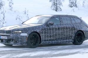 출시 1년도 안 됐는데 벌써 페이스리프트…BMW M5 투어링, 노이에 클라세 얼굴로 환골탈태