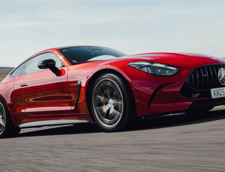 메르세데스-AMG, “V8은 끝나지 않았다”…블랙시리즈·미토스·전동화까지 전면 확장