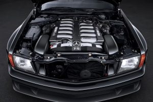 “V12의 귀환” 1980년대 클래식 SEC가 슈퍼카 엔진 품고 2027년 부활한다