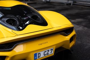 하이브리드? 패들시프트? 없다…수동 900마력 하이퍼카 등장