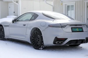 V6 그대로, 출력은 더?…마세라티 그란투리스모 부분변경 테스트 포착