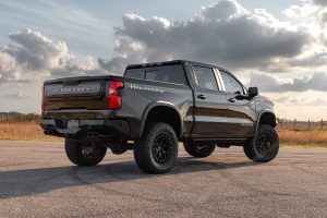 700마력 괴물 픽업 등장…실버라도 ZR2, 헤네시 손 거치자 완전히 달라졌다