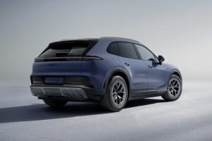 16분이면 80% 충전…포르쉐 카이엔 S 일렉트릭, 도심부터 장거리까지