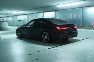 V12 끝났다고? 만하르트, 711마력으로 BMW M760Li 되살렸다 V12 끝났다고? 만하르트, 711마력으로 BMW M760Li 되살렸다
