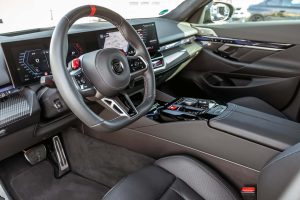 910마력 왜건 등장…M5 투어링, 만하르트 손 거치자 괴물됐다 910마력 왜건 등장…M5 투어링, 만하르트 손 거치자 괴물됐다