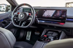 910마력 왜건 등장…M5 투어링, 만하르트 손 거치자 괴물됐다 910마력 왜건 등장…M5 투어링, 만하르트 손 거치자 괴물됐다