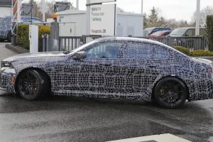 BMW M5 페이스리프트, 세단·투어링 동시 포착…2027년 하반기 공개 예정 BMW M5 페이스리프트, 세단·투어링 동시 포착…2027년 하반기 공개 예정