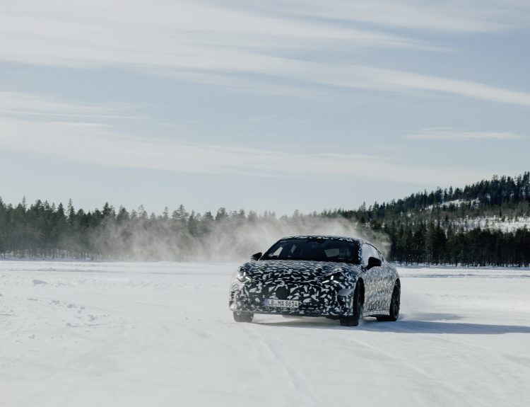 메르세데스-AMG, 첫 순수 전기 4도어 쿠페 출격 준비 완료…V8 굉음까지 품었다