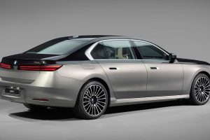 BMW 7시리즈, 기술 대수술 단행... 700km 전기주행·V8 복귀