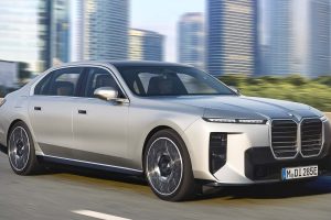 BMW 7시리즈, 기술 대수술 단행... 700km 전기주행·V8 복귀