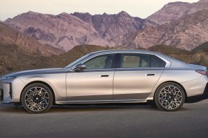 BMW 7시리즈, 기술 대수술 단행... 700km 전기주행·V8 복귀