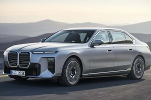 BMW 7시리즈, 기술 대수술 단행... 700km 전기주행·V8 복귀