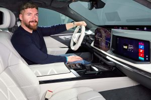 BMW 7시리즈, 기술 대수술 단행... 700km 전기주행·V8 복귀